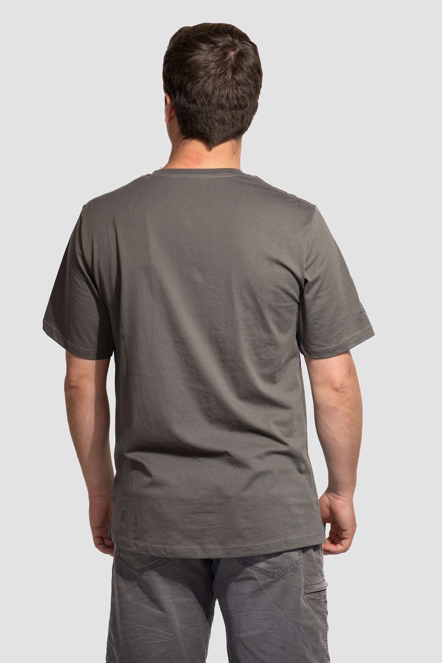 Polera PIMA Henley Grafito - Manga Corta