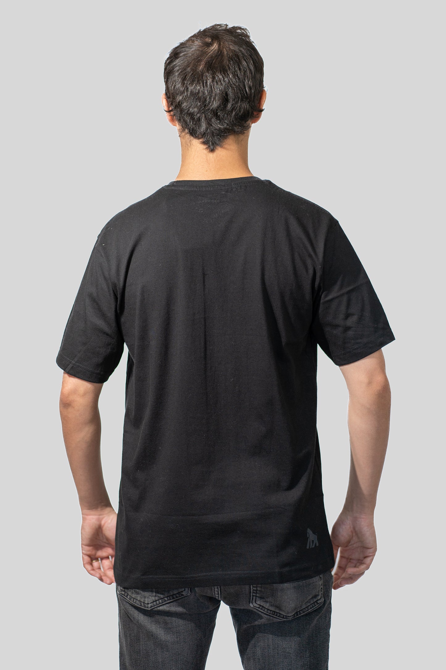 Polera Negra Manga Corta UAKARI