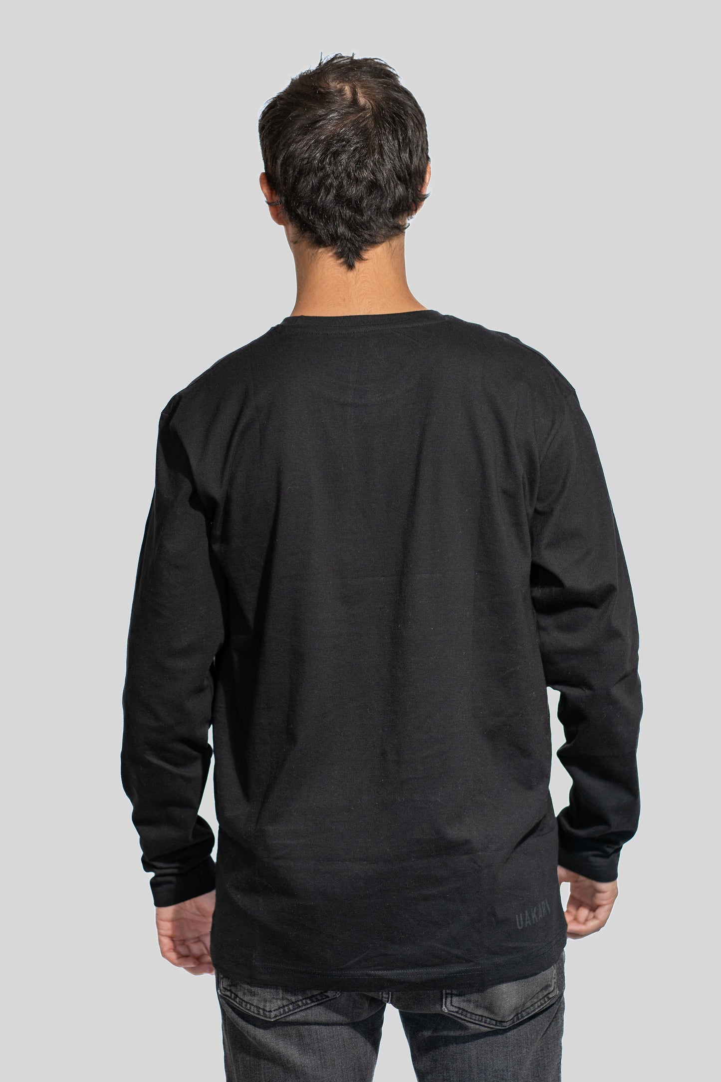 Polera Negra Manga Larga CACAJAO