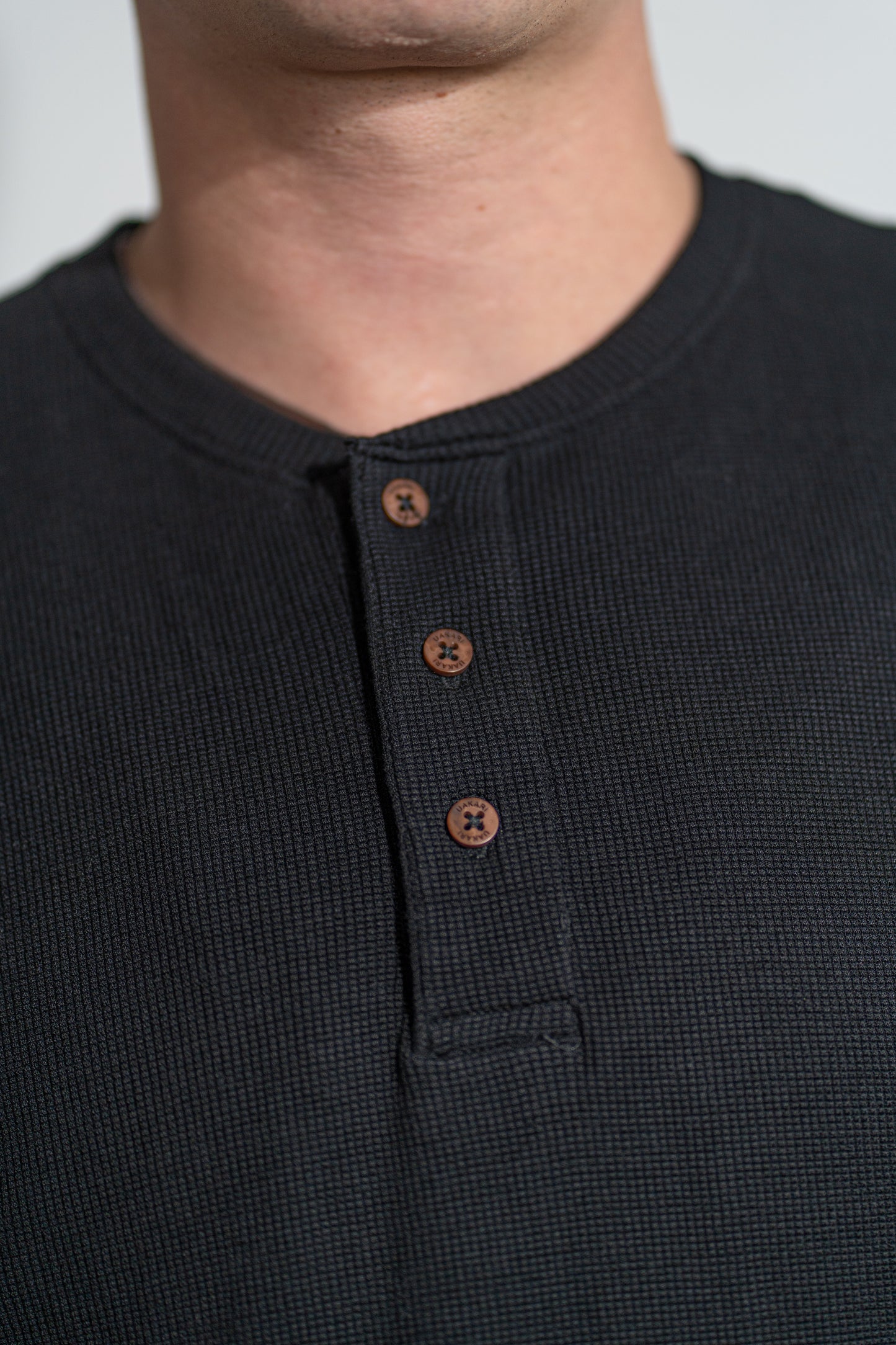 Polerón Waffle Henley Negro