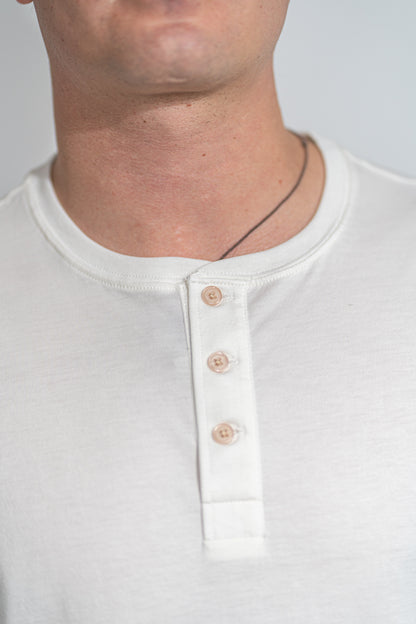 Polera Blanca Manga Corta PIMA Henley V1