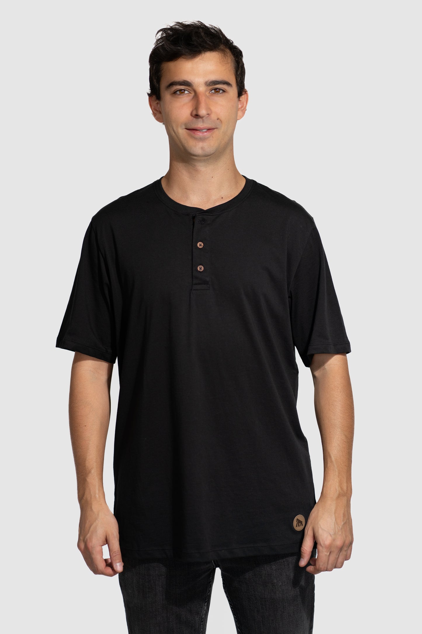Polera PIMA Henley Negra - Manga Corta