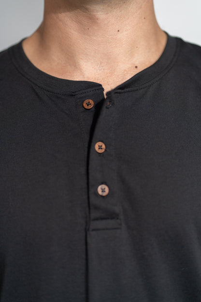 Polera PIMA Henley Negra - Manga Corta